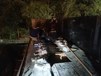 Carira/SE: PRF e PM encontram mais de 450 celulares sem nota fiscal escondidos em caminhão