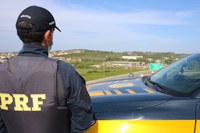 Cristinápolis/SE: PRF flagra motociclista inabilitado trafegando na BR-101