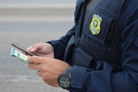 Frei Paulo/SE: PRF detém motociclista com documento de habilitação falso