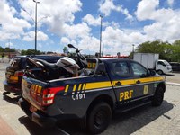 PRF recupera na BR-235 motocicleta roubada
