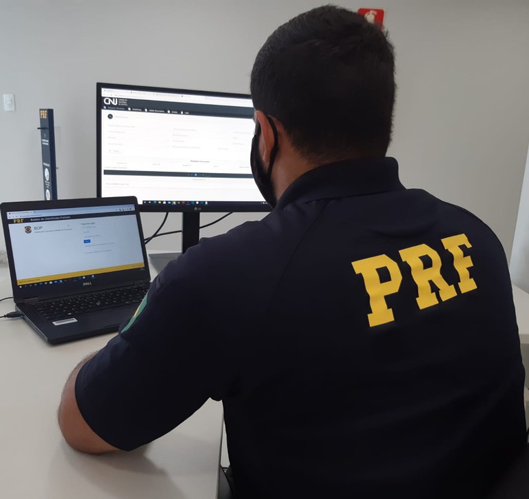 Sergipe: Foragido é detido em unidade da PRF enquanto buscava cópia de boletim de acidente de trânsito