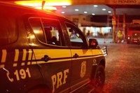 Malhada dos Bois/SE: PRF flagra homem com maconha na BR-101