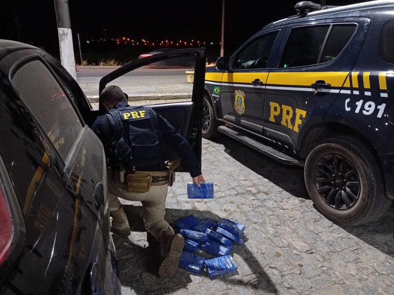 Nossa Sra. do Socorro: PRF apreende 13 kg de cocaína na BR-101