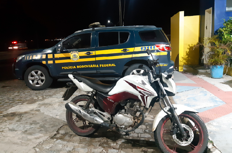 Nossa Sra. do Socorro/SE: Moto roubada há quatro dias é recuperada pela PRF na BR-235