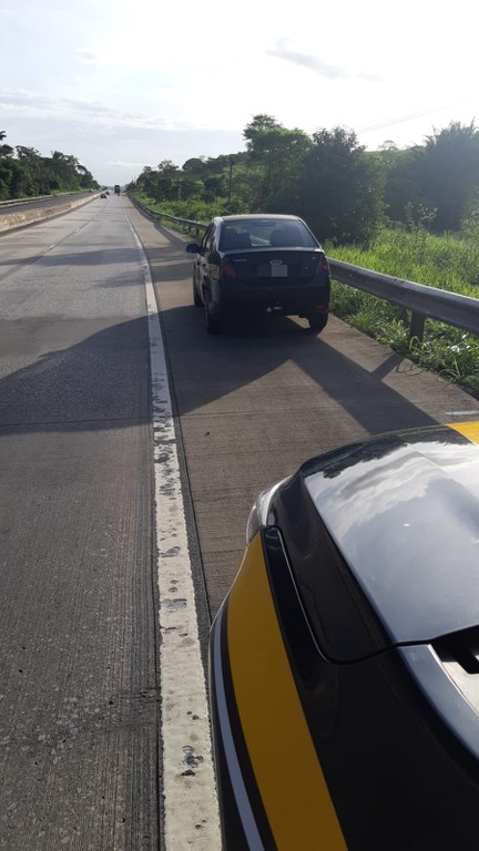 Sergipe: PRF recupera na BR-101 veículo roubado um dia antes em Aracaju