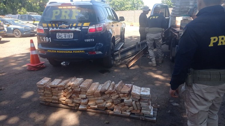 Mais de 123kg de substância análoga a cloridrato de cocaína  foram apreendidos em Araguaína/TO