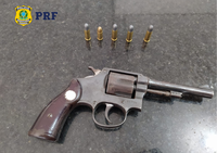 Homem é detido por porte ilegal de arma de fogo