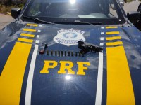 PRF apreende arma de fogo e munições em Araguaína/TO