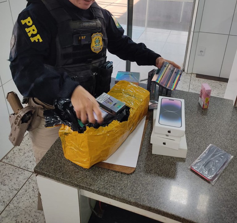PRF apreende 53 itens transportados ilegalmente em Gurupi/TO