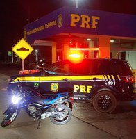 No mesmo ônibus, PRF apreende moto com registro de roubo e cerca de 10 kg de drogas em Guaraí/TO