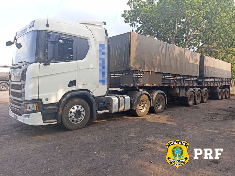 PRF apreende dois semirreboques com os elementos identificadores adulterados em Guaraí/TO