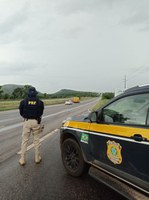 PRF prende homem por porte ilegal de arma de fogo em Araguaína/TO