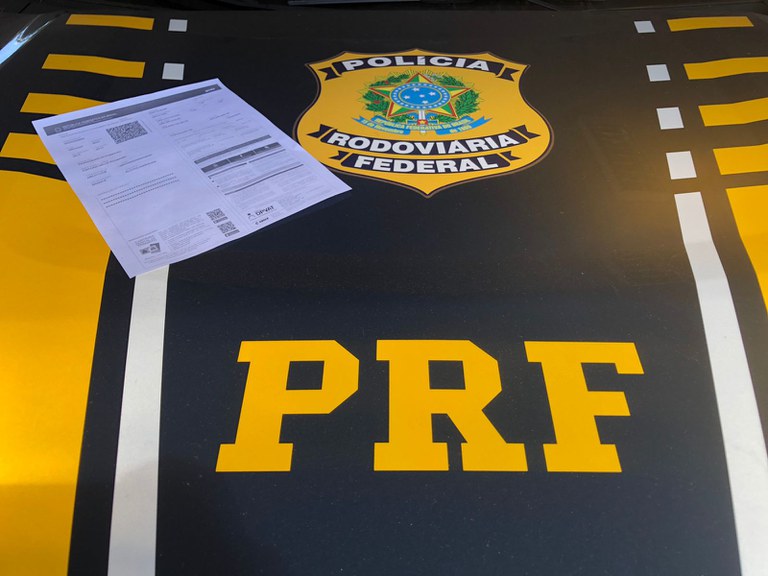PRF prende condutor por apresentar CRLV falso em Paraíso do Tocantins/TO