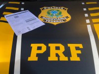 PRF prende condutor por apresentar CRLV falso em Paraíso do Tocantins/TO