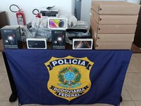 PRF apreende mercadorias sem nota fiscal em Araguaína/TO