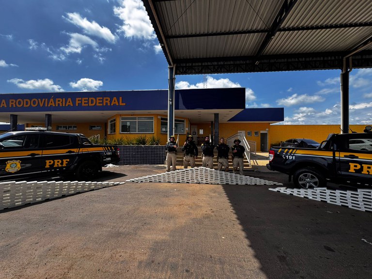 PRF Apreensao de mais de 400 kg de drogas em Araguaina.jpeg
