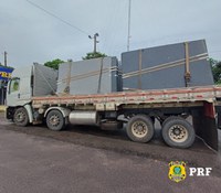 PRF apreende carga de granito sem nota fiscal em Gurupi