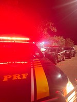 PRF localiza caminhão roubado abandonado na BR-242, em Peixe/TO