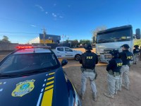 Em Palmas/TO, PRF apreende carga de milho transportada sem nota fiscal