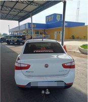 PRF apreende adolescente com arma branca e veículo furtado em Araguaína