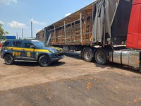 PRF apreende mais de 56 m³ de madeira irregular em Guaraí/TO