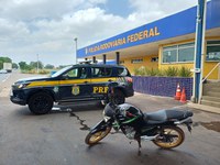 PRF recupera motocicleta adulterada em ônibus em Araguaína/TO