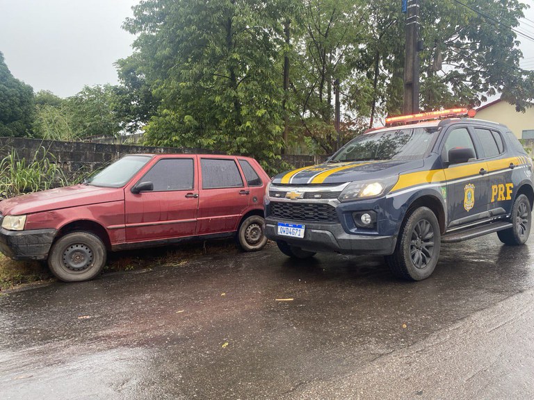 carro com registro de roubo.jpeg