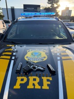 PRF prende homem por porte ilegal de arma de fogo na BR-010, em Palmas/TO