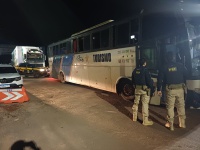 PRF resgata trabalhadores em condição análoga à de escravo durante abordagem na BR-153, em Araguaína/TO
