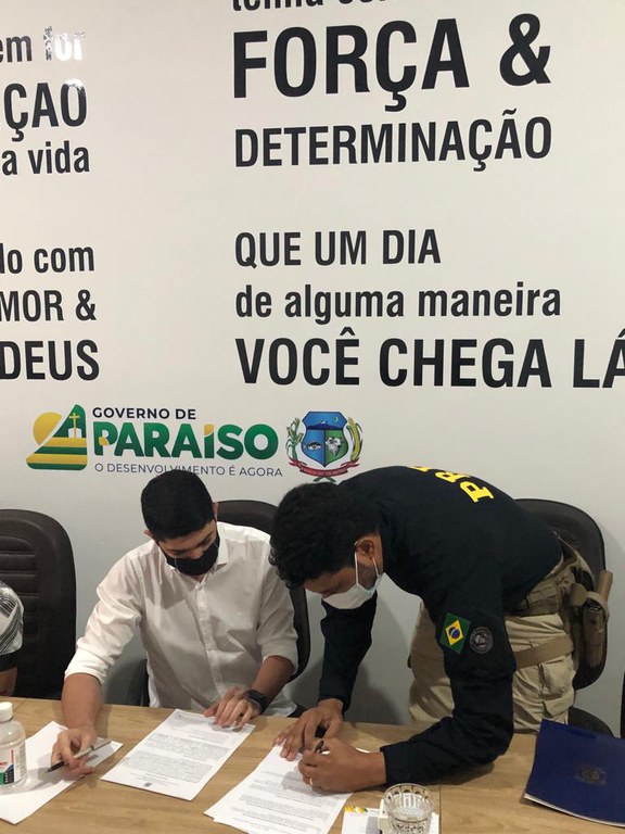 Assinatura de termo de doação de viaturas para a autarquia de trânsito de Paraíso do Tocantins/TO