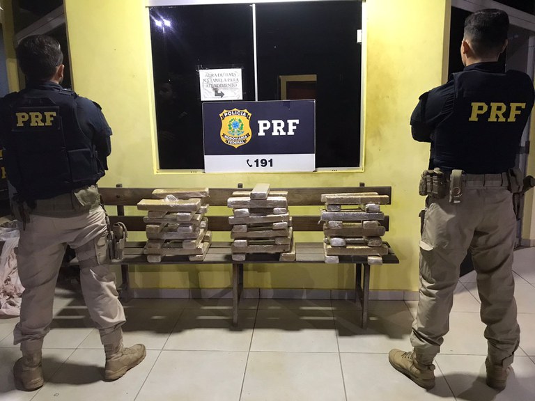 Em Guaraí, PRF apreende cerca de 47kg de substância análoga à maconha