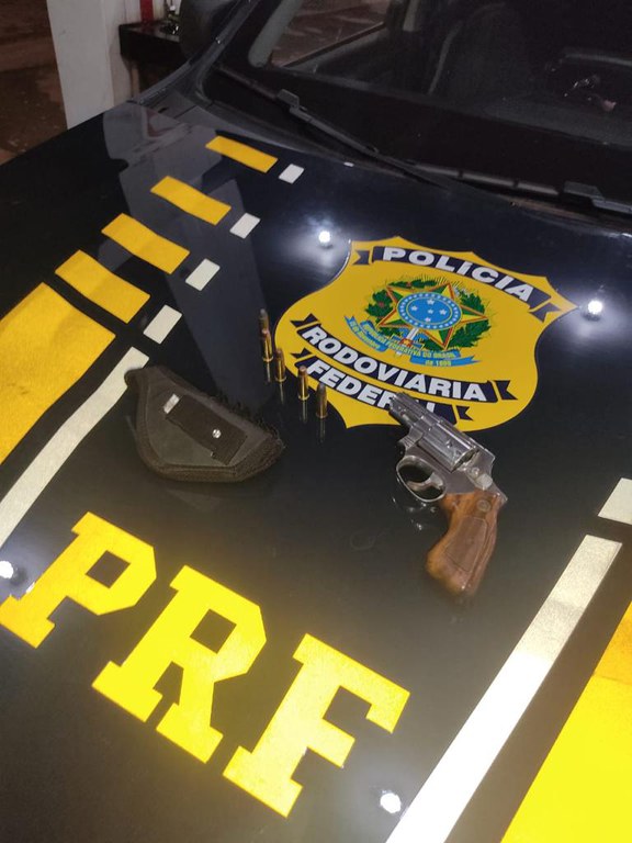 PRF apreende arma de fogo em Formoso do Araguaia/TO.