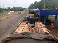 PRF apreende mais uma carga de madeira proveniente de transporte ilegal no Tocantins