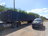 PRF apreende semirreboque  com sinais identificadores adulterados em Guaraí