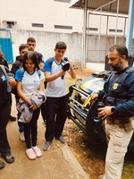 PRF participa da Feira de Profissões e reforça integração com a comunidade estudantil em Araguaína