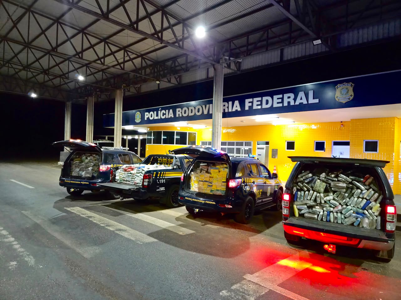 Skunk e cocaína estavam entre o carregamento ilegal