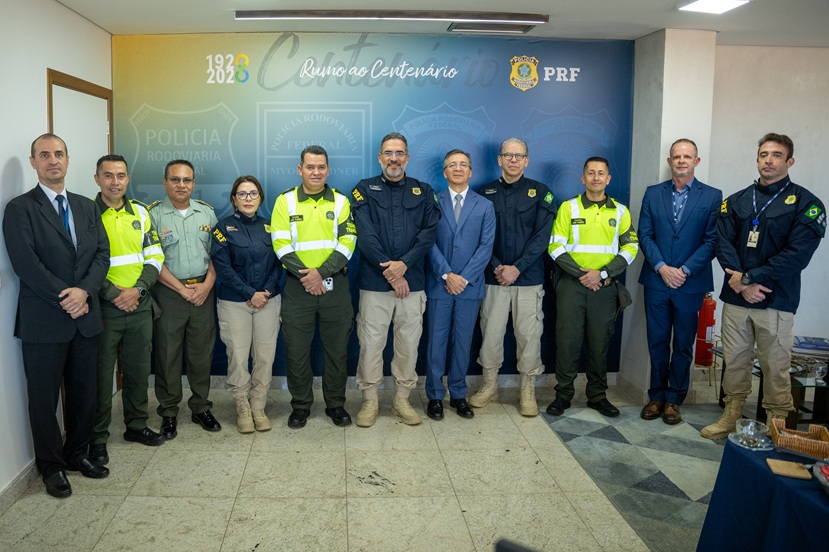 PRF e Polícia Nacional da Colômbia alinham o trabalho em conjunto das instituições