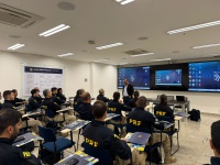 PRF reúne policiais para apresentar estratégias na área de Segurança Viária