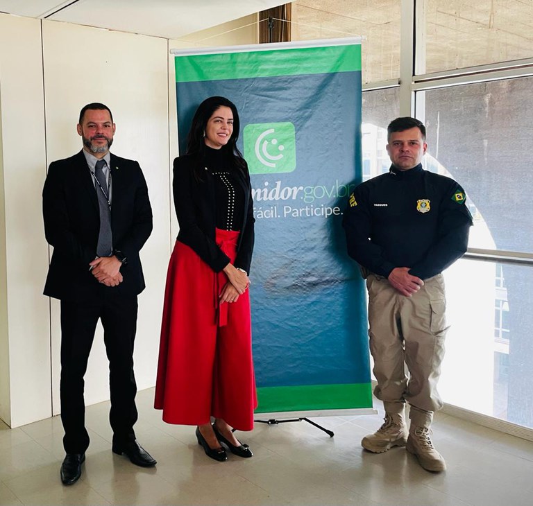 Em reunião, PRF traça ações para coibir abuso de preços em estacionamentos