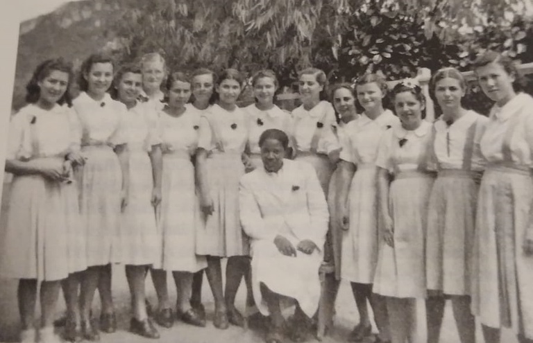 Antonieta-e-Paraninfa-de-turma.jpeg