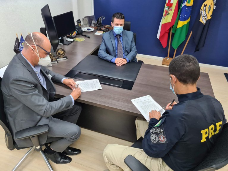 Assinatura do termo de cessão