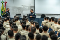 Diretor de Operações da PRF apresenta diretrizes estratégicas aos alunos do CFC