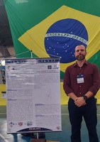 Servidor da PRF conquista 1º lugar em simpósio nacional com pesquisa sobre desempenho em tiro