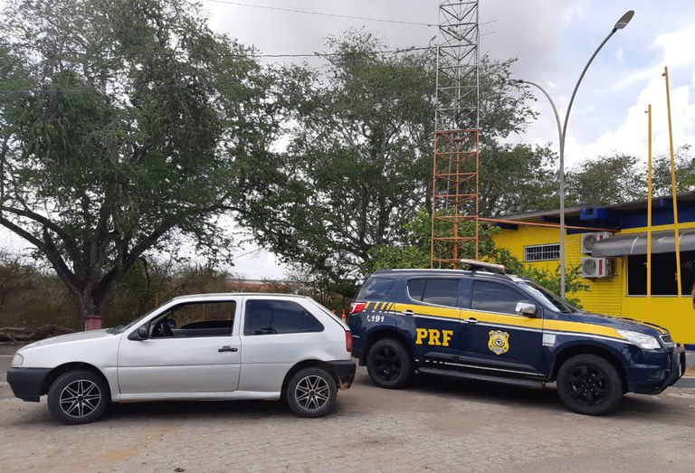 Itabaiana/SE: Veículo roubado é localizado pela PRF na BR-235