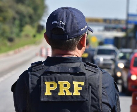 PRF monitora rodovias federais no feriado de Tiradentes