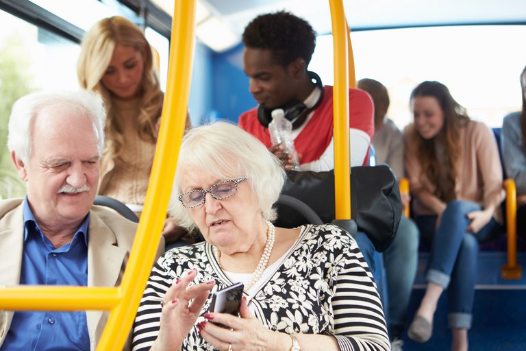 Saiba como solicitar a carteira do idoso