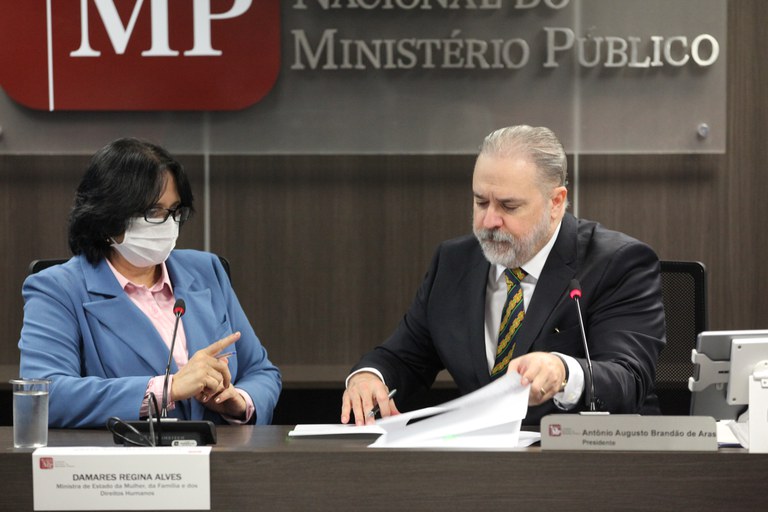 Governo assina acordo de cooperação para combater a violações dos direitos humanos durante a epidemia