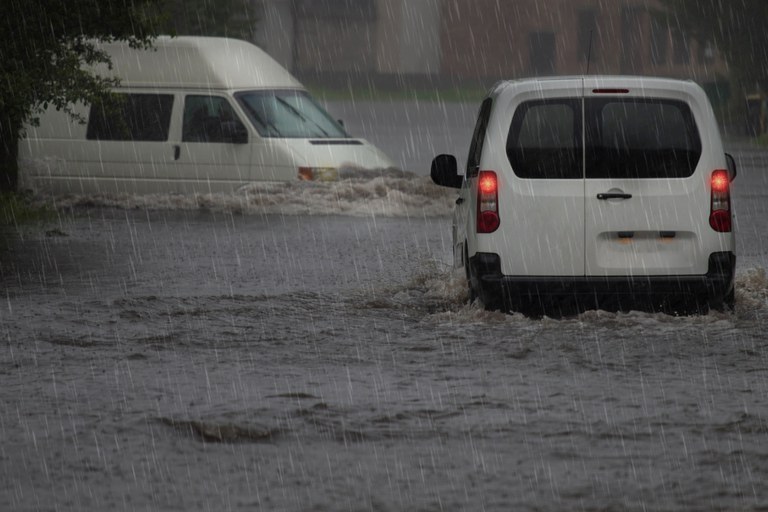 Chuvas afetaram as cidades de Santos e São Vicente, no Estado de SP
