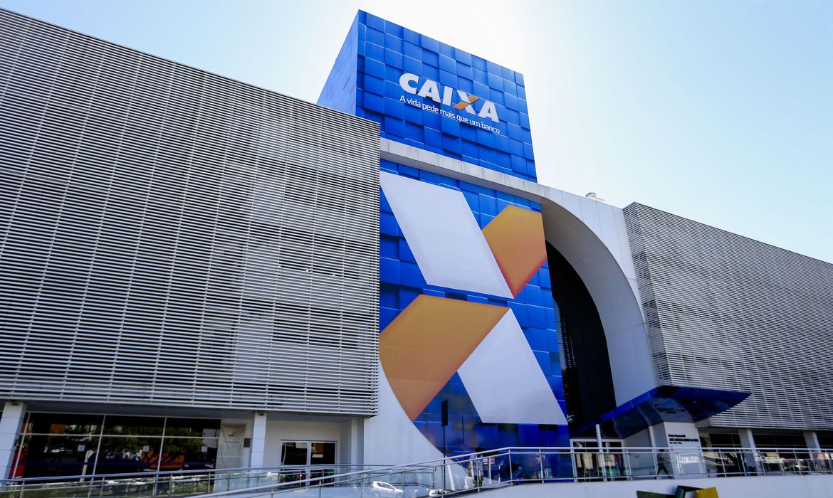 Caixa abre mais de 2,2 mil agências neste sábado (30) para saque de Auxílio
