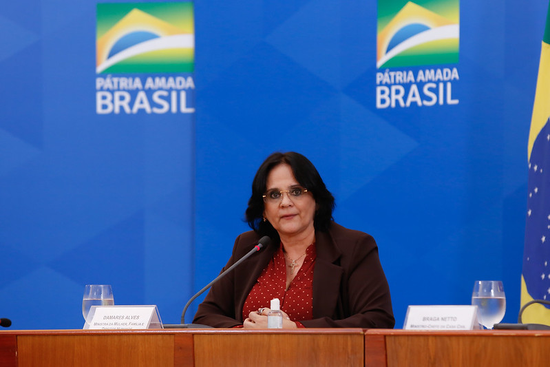 Ministra Damares Alves